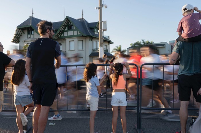 30ª edición de la Carrera San Felipe y Santiago, el 15 de noviembre, en la rambla de Montevideo. · Foto: Laura Sosa