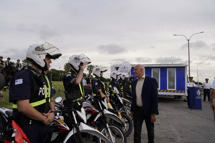 Foto principal del artículo 'Ministerio del Interior lanzó operativo Verano Azul para la temporada turística: habrá 15 puntos con identificadores, más de 17.800 cámaras y tótems 911' · Foto: Ministerio del Interior