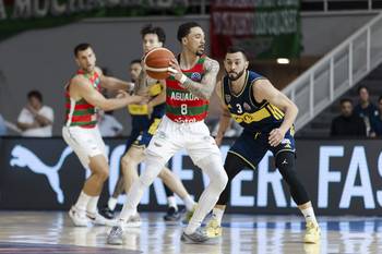 Aguada ante Boca Juniors, en el estadio 8 de Junio de Paysandú. Foto: FIBA