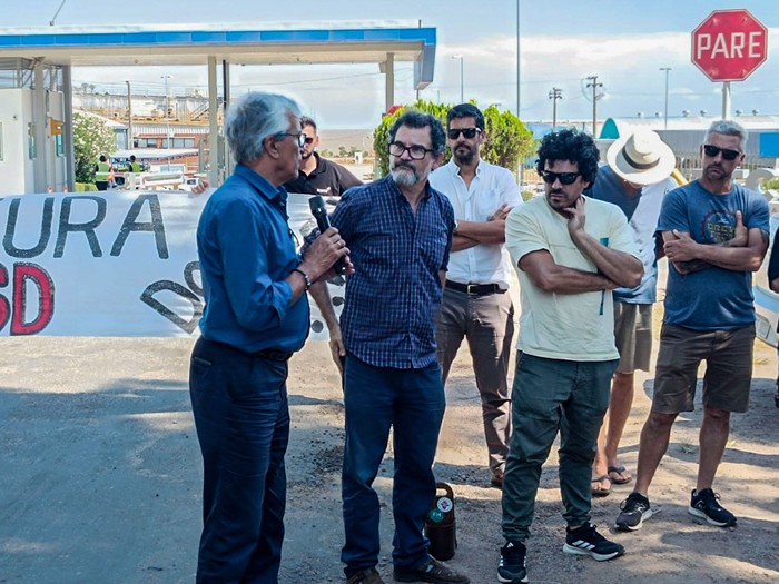 Asamblea de trabajadores de Cla-Sienz recibe a ministro de trabajo, Juan Castillo, el viernes 30 de enero de 2026. · Foto: Francisco Abella
