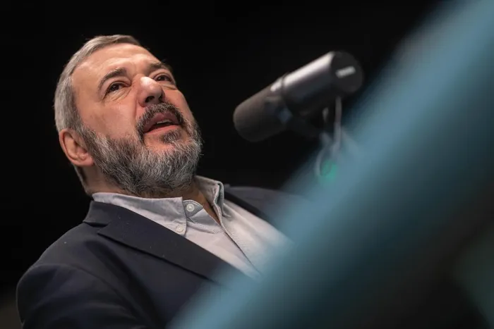 Mario Bergara, el 9 de abril, en la diaria Radio. · Foto: Ernesto Ryan