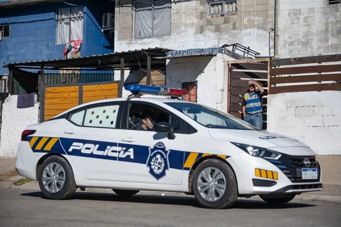 Recorrida por el barrio Cerro Norte, el 23 de abril, en el marco del programa “Más Barrio”, en Montevideo. · Foto: Gianni Schiaffarino