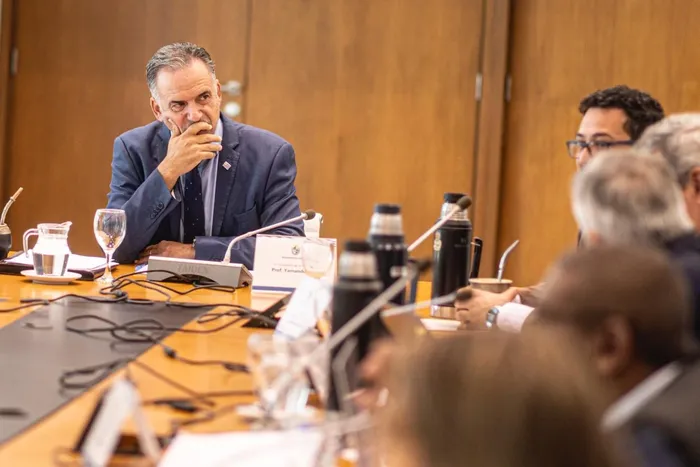 Yamandú Orsi durante el Consejo de Ministros, el martes 28, en Torre Ejecutiva. · Foto: Ernesto Ryan