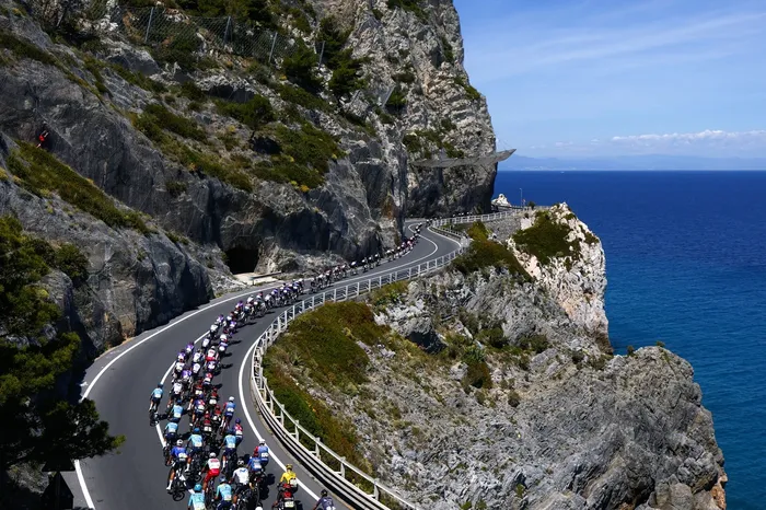 La duodécima etapa del Giro de Italia 2026, el 21 de mayo, entre Imperia y Novi Ligure. · Foto: Luca Bettini, AFP
