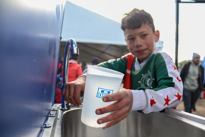 Durante la Inauguración de servicios de luz y agua en el barrio Nuevo Comienzo.
Foto: Nadia Iala