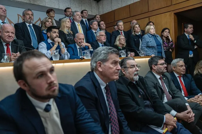 Durante la conferencia de prensa de la Coalición Republicana, el 9 de julio, en el edificio anexo del Palacio Legislativo. · Foto: Ernesto Ryan