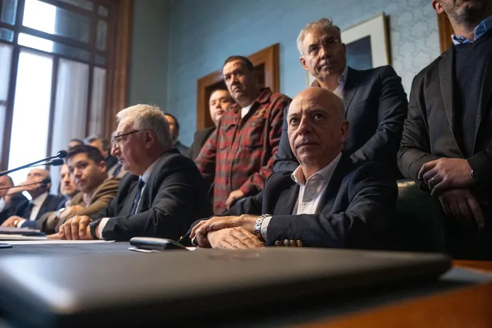 Durante la conferencia de prensa de la Coalición, el 24 de agosto, en la sala Martín C Martínez del Palacio Legislativo. · Foto: Gianni Schiaffarino