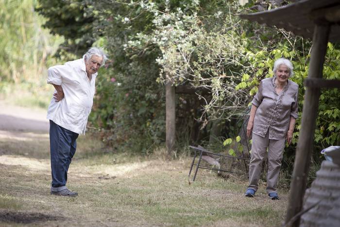José Mujica y Lucía Topolanski, el 25 de enero, cuando recibieron la visita de Luiz Inácio Lula da Silva, en su chacra de Rincón del Cerro. · Foto: Camilo dos Santos
