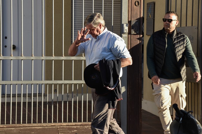 Guillermo Besozzi, el 13 de marzo, al salir de Fiscalía, en Mercedes. · Foto: Alejandro Heredia