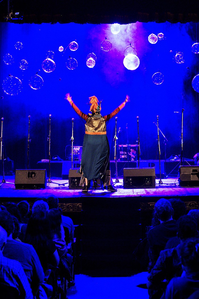 Murga Solista de Mujeres La Ermitaña. · Foto: Langostina Fotografía