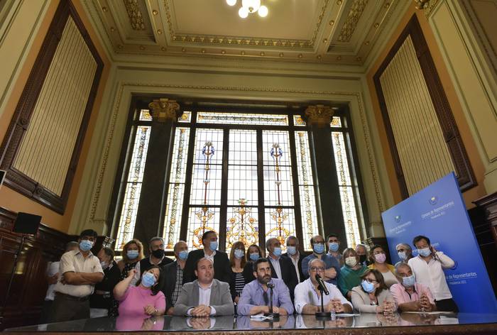 Conferencia de prensa del legisladores del Frente Amplio, el 9 de diciembre, en el Palacio Legislativo. · Foto: Federico Gutiérrez