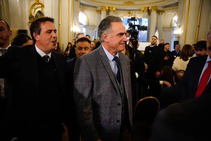 Diego Cánepa y Yamandú Orsi, el 21 de mayo, en la sede de la Legislatura de la Ciudad Autónoma de Buenos Aires. · Foto: Antu Divito