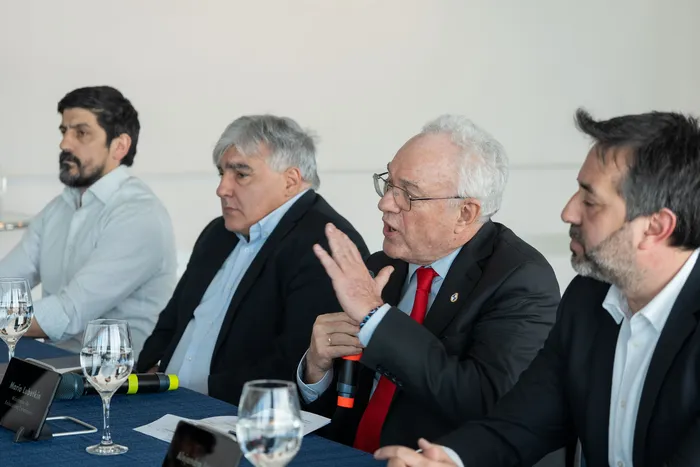 Pablo Álvarez, Alejandro Paz, Mario Lubetkin y Alejandro Lemos, el 26 de agosto, durante la firma del convenio. · Foto: Agustina Grenno, Presidencia