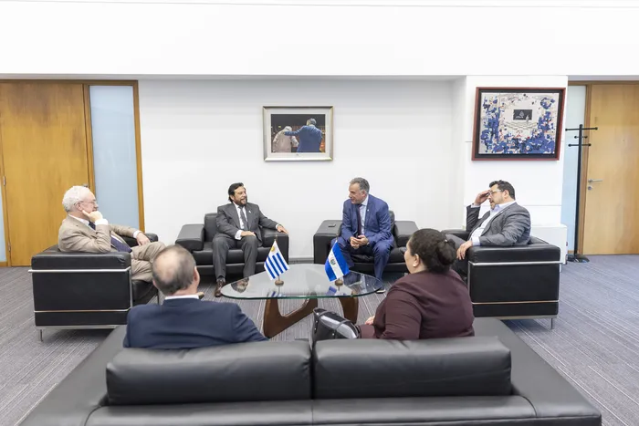 Mario Lubetkin, Félix Ulloa, Yamandú Orsi y Alejandro Sánchez, el 7 de octubre, en Torre Ejecutiva. · Foto: Camilo dos Santos, Presidencia