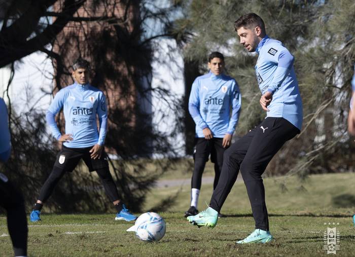 Federico Valverde, durante el entrenamiento del martes, en el complejo Uruguay Celeste. Foto: Prensa AUF.