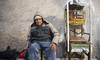 Foto principal del artículo 'Trabajo en tiempo de pandemia: Raúl Gallo, lustrador de zapatos' · Foto: Alessandro Maradei Foto principal del artículo 'Trabajo en tiempo de pandemia: Raúl Gallo, lustrador de zapatos' · Foto: Alessandro Maradei