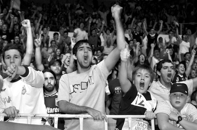 Tercera final de la Liga Uruguaya de Básquetbol, en 2010.  · Foto: Javier Calvelo