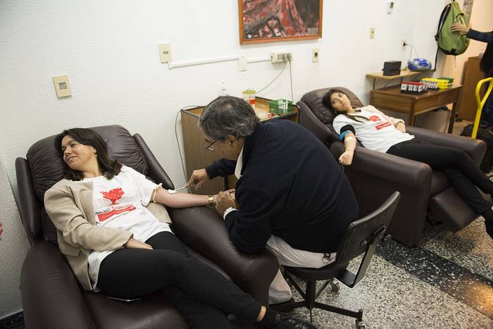 Extracción de sangre, en el Día Nacional del Donante de Sangre. · Foto: Andrés Cuenca