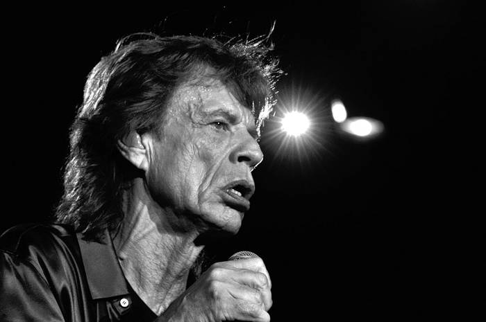 Mick Jagger, de The Rolling Stones, anoche, en el estadio Centenario. Foto: Federico Gutiérrez