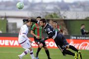 Rodrigo Odriozola (d), de Rampla Juniors y Sebastián Fernández, de Nacional, en el estadio Olímpico. Foto: Iván Franco