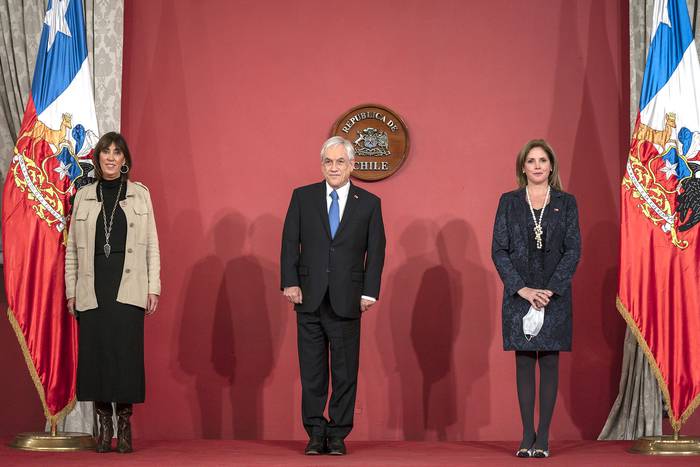 Mónica Zalaquett, Sebastián Piñera y Macarena Santelices, durante la designación de su nueva Ministra de la Mujer y Equidad de Género, el 9 de junio.
 · Foto: Sebastián Rodríguez, presidencia de Chile
