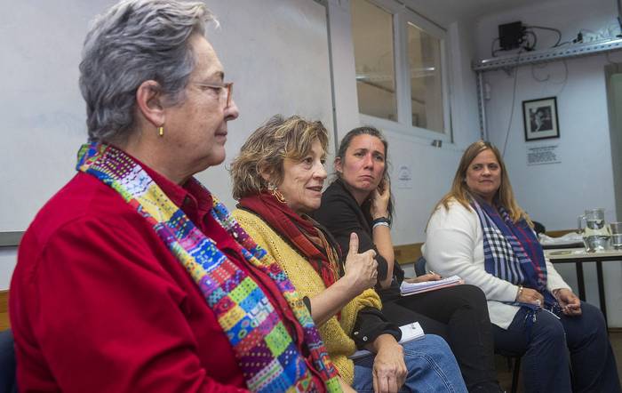 Lucy Garrido, Susana Rostagnol, Ana Laura Pérez y Cecilia Staff, durante la charla sobre 10 años de Aborto Legal en Uruguay. · Foto: Alessandro Maradei