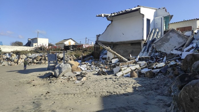 Edificaciones en la costa de Aguas Dulces, Rocha. Foto: Vecinos en Defensa de la Costa de Aguas Dulces.