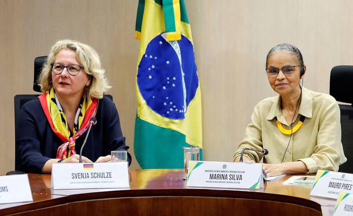 Svenja Schulze, ministra de Cooperación y Desarrollo Económico de Alemania, y Marina Silva, ministra de Medio Ambiente de Brasil, este lunes, reunión en Brasilia. · Foto: Sergio Lima, AFP