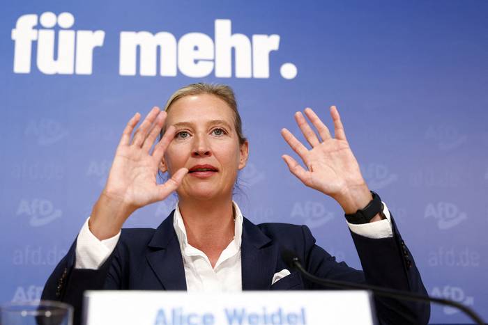 Alice Weidel, colíder del partido Alternativa para Alemania, en conferencia de prensa en Berlín (09.10.2023). · Foto: Michele Tantussi, AFP