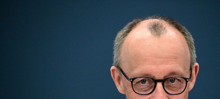 Friedrich Merz al inicio de la reunión de la dirección de su partido, el 10 de marzo, en Berlín. · Foto: Tobías Schwarz, AFP