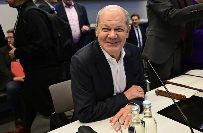 El canciller alemán Olaf Scholz, el 12 de noviembre, en la cámara baja del parlamento, en Berlín. · Foto: John MacDougall / AFP