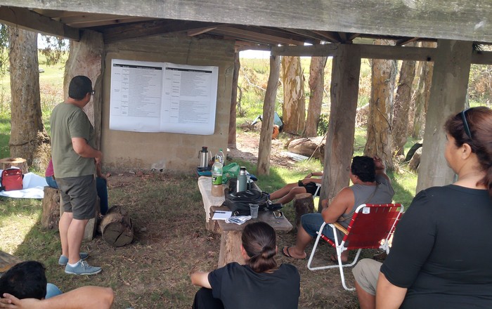 Taller sobre agroquímicos para trabajadores del arroz, realizado en Río Branco en marzo de 2024. · Foto: Difusión