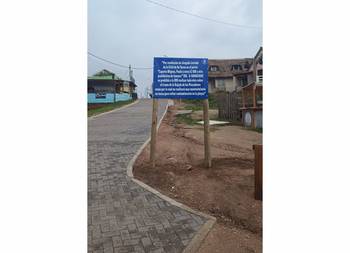Cartel colocado en la Bajada de los Pescadores, Punta del Diablo, el 11 de abril. · Foto: Colectivo Ambiente Punta del Diablo