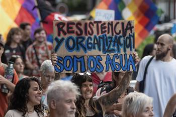 Movilización por el Día Mundial del Agua, el 22 de marzo, en Montevideo. · Foto: Martin Hernández Müller