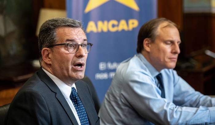 Alejandro Stipanicic e Ignacio Horvath en conferencia de prensa en ANCAP (03.05.2022). · Foto: Agustina Saubaber