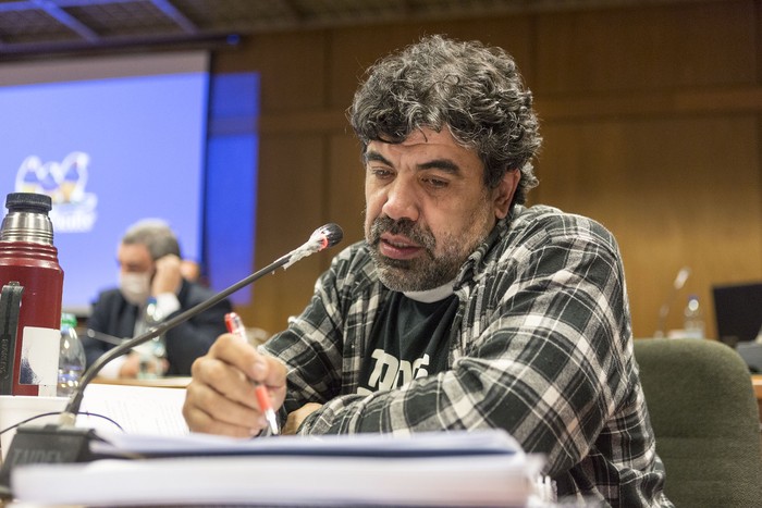 Óscar Andrade, en el edificio José Artigas, anexo al Palacio Legislativo (archivo, abril de 2020). · Foto: .