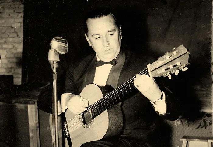 Aníbal Sampayo, aproximadamente en 1963 o 1964. · Foto: Eduardo Lemes