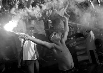 Hinchas de Defensor, ayer, en el Goyenola Hinchas de Defensor, ayer, en el Goyenola