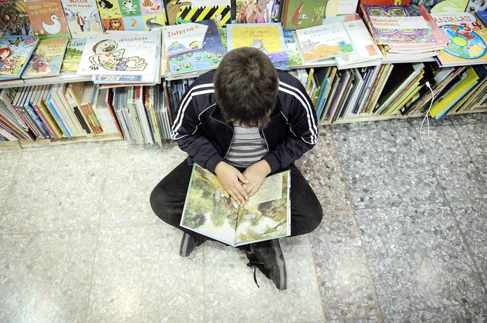 Feria del Libro Infantil y Juvenil en la Intendencia de Montevideo (archivo, mayo de 2016). · Foto: Javier Calvelo, adhocFOTOS