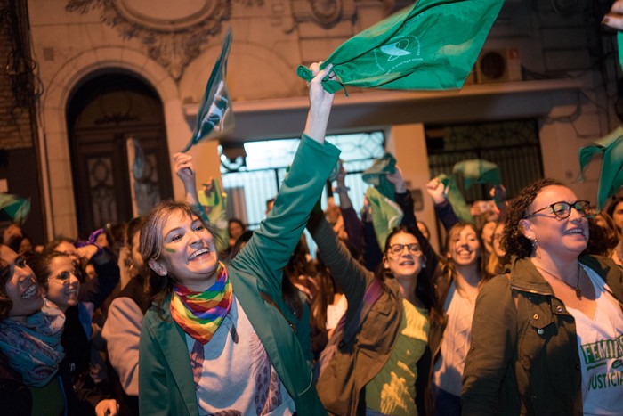 Concentración frente al consulado de Argentina en Montevideo. · Foto: Mariana Greif