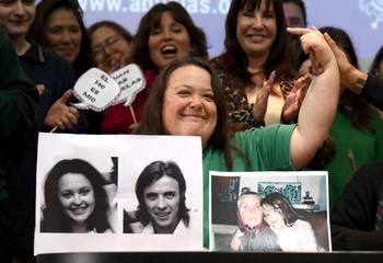 Adriana Metz Romero, el 7 de julio, en la Casa de la Identidad en Buenos Aires. · Foto: Luis Robayo, AFP