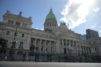 Congreso argentino, el 3 de abril, en Buenos Aires. · Foto: Juan Mabromata / AFP