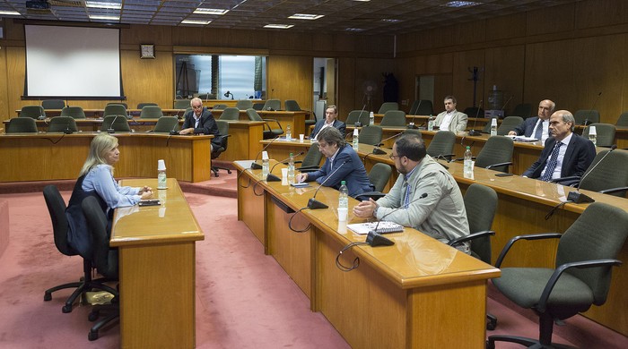 Reunión de Beatriz Argimón con los representantes de todos los partidos politicos, ayer, en el Anexo del Palacio Legislativo.
 · Foto: .