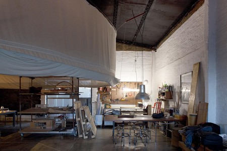 Estudio de Javier Corvalán en Asunción del Paraguay. · Foto: Leonardo Finotti Estudio de Javier Corvalán en Asunción del Paraguay. · Foto: Leonardo Finotti