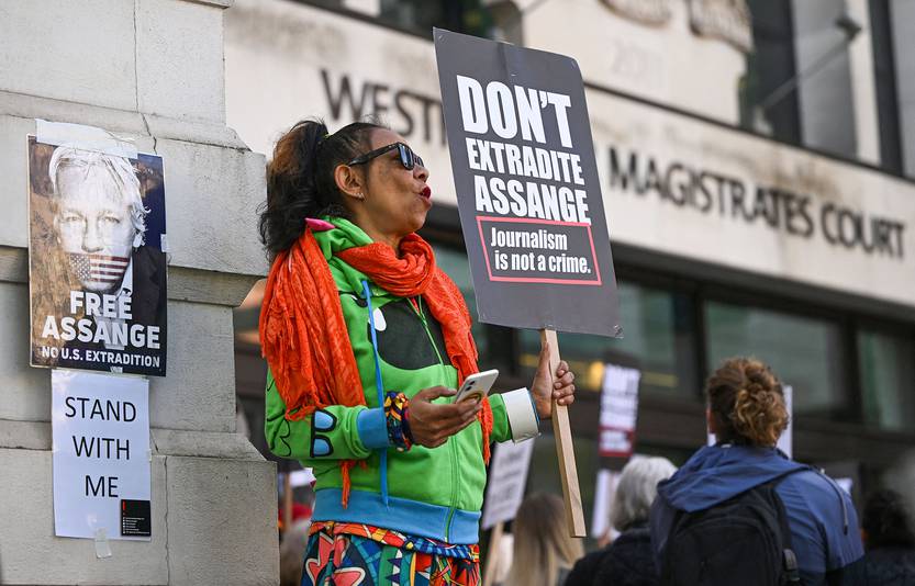 assange 000_328L3JD