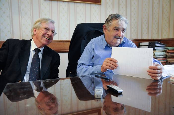 Danilo Astori y José Mujica, durante una entrevista en el Palacio Legislativo (archivo, noviembre de 2009). · Foto: Javier Calvelo