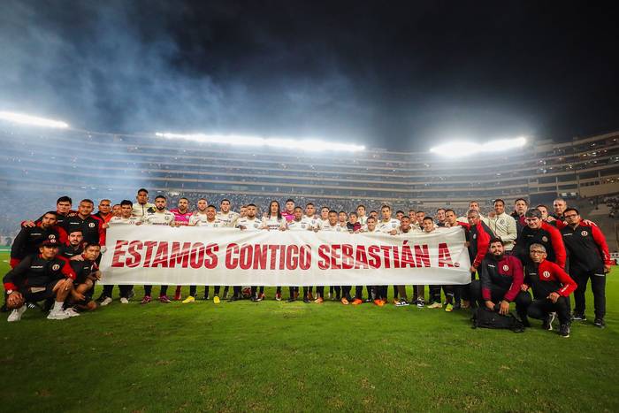 Apoyo del plantel de Universitario a Sebastián Avellino. Foto: Club Universitario.