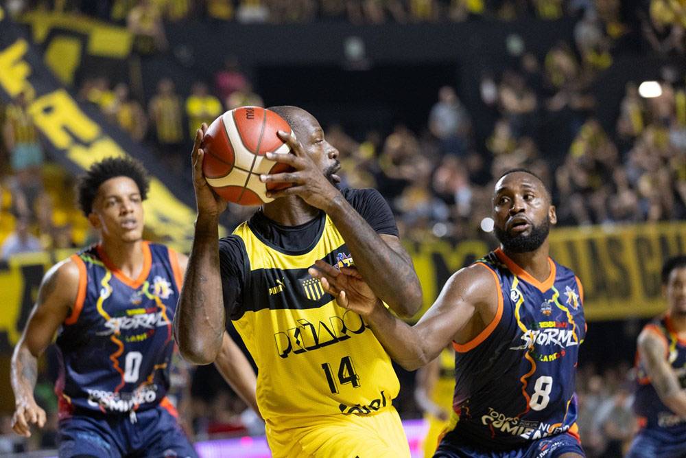 Peñarol lost in the South American Basketball League