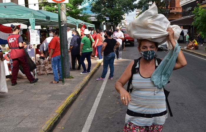 Una campesina en el Día de la Mujer Paraguaya, el 24 de febrero de 2021, en Asunción. · Foto: Norberto Duarte, Afp
