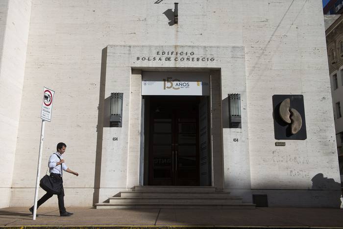 Edificio Bolsa de Comercio, donde funciona la Bolsa de Valores de Montevideo (archivo, febrero de 2019). · Foto: Andrés Cuenca